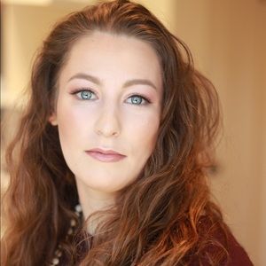 Meet your Posher, Abigail